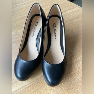 Worn for 30min but too big. CL by laundry. Size 8W